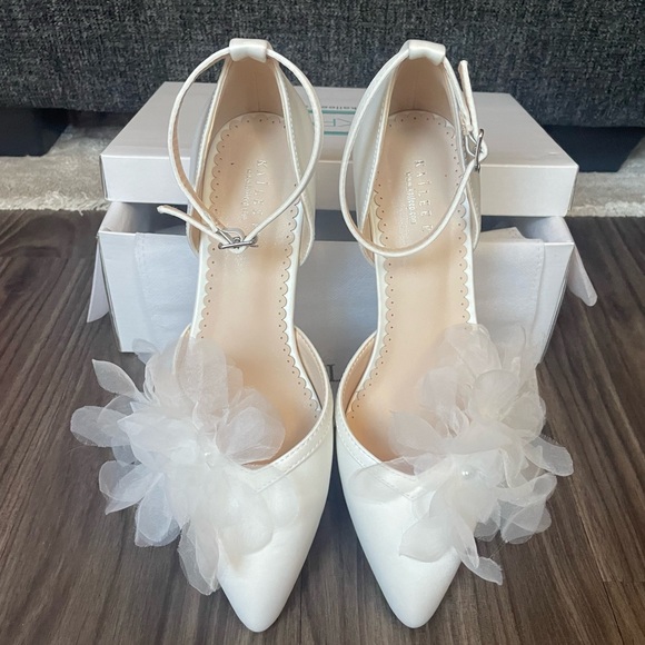 Satin Almond Toe Block Heels Wedding Shoes with Ophelia Flowers - Picture 1 of 6